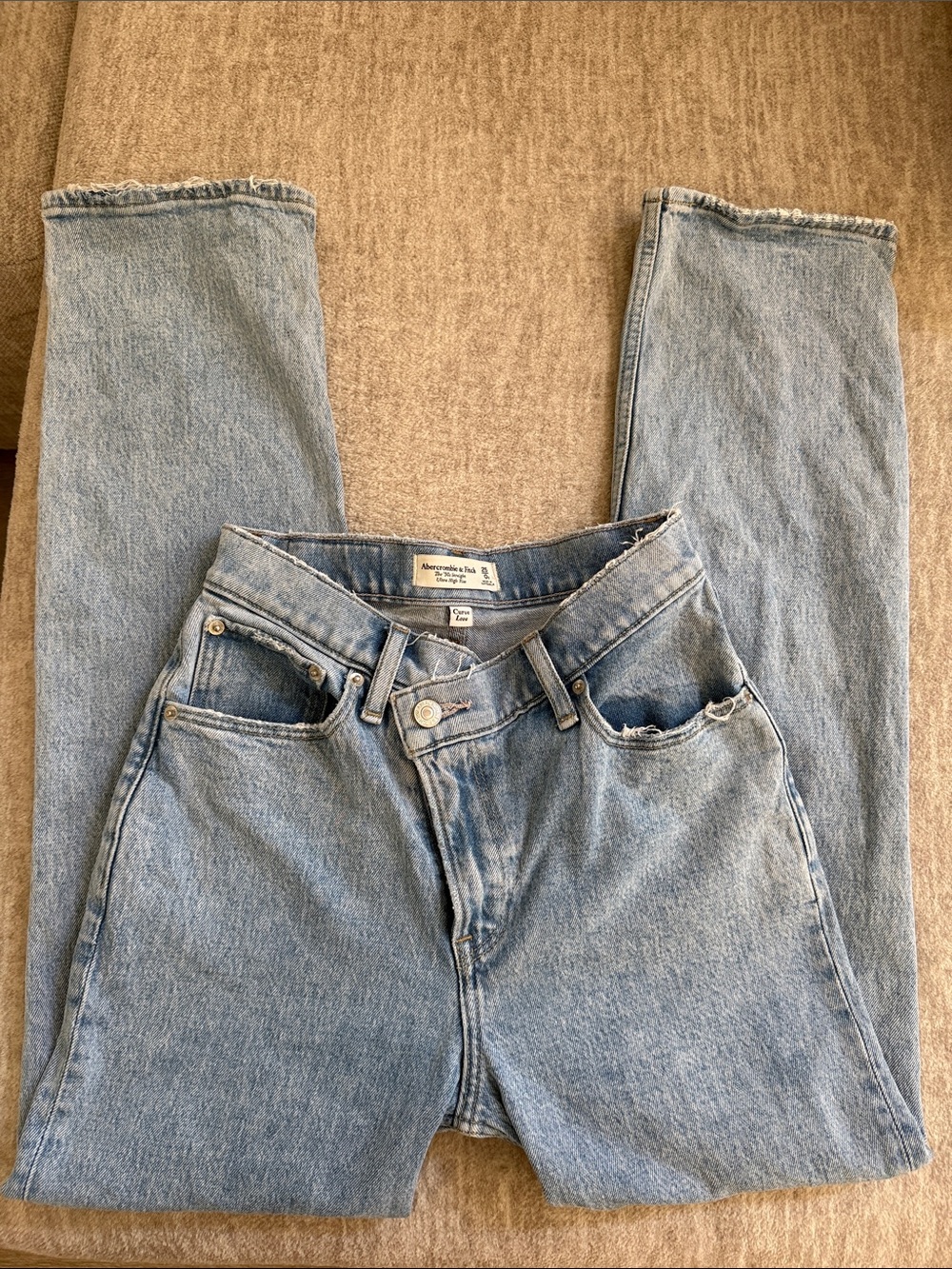 Abercrombie & Fitch Curve Love Ultra High Rise 90s Straight Jeans – Size 0/25 S